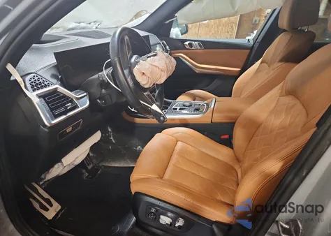 2023 BMW X7 xDrive40I z USA, uszkodzony, nr VIN 5UX23EM06P9N46670